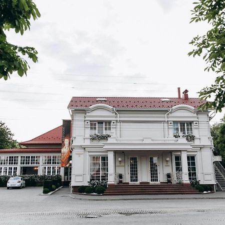 Hotel Aristocrat Черновцы Экстерьер фото