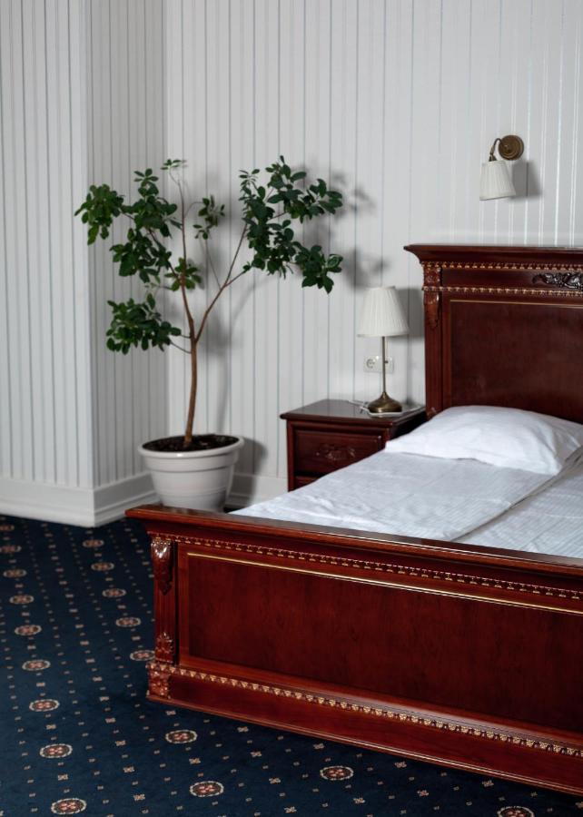 Hotel Aristocrat Черновцы Экстерьер фото
